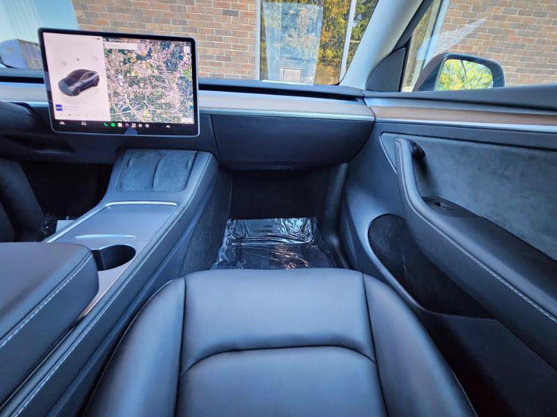 Used 2024 Tesla Model Y 2WD image 53