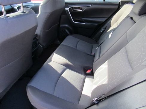 Used 2022 Toyota RAV4 XLE w/ Convenience Package AWD/4WD image 17