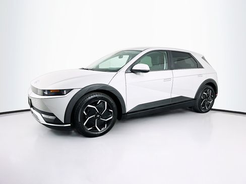 Used 2024 Hyundai Ioniq 5 SE RWD image 3