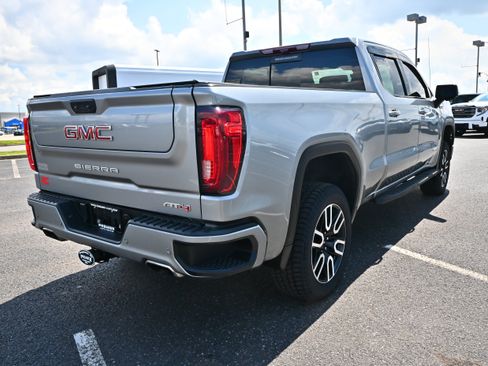Used 2024 GMC Sierra 1500 AT4 w/ Technology Package AWD/4WD image 8