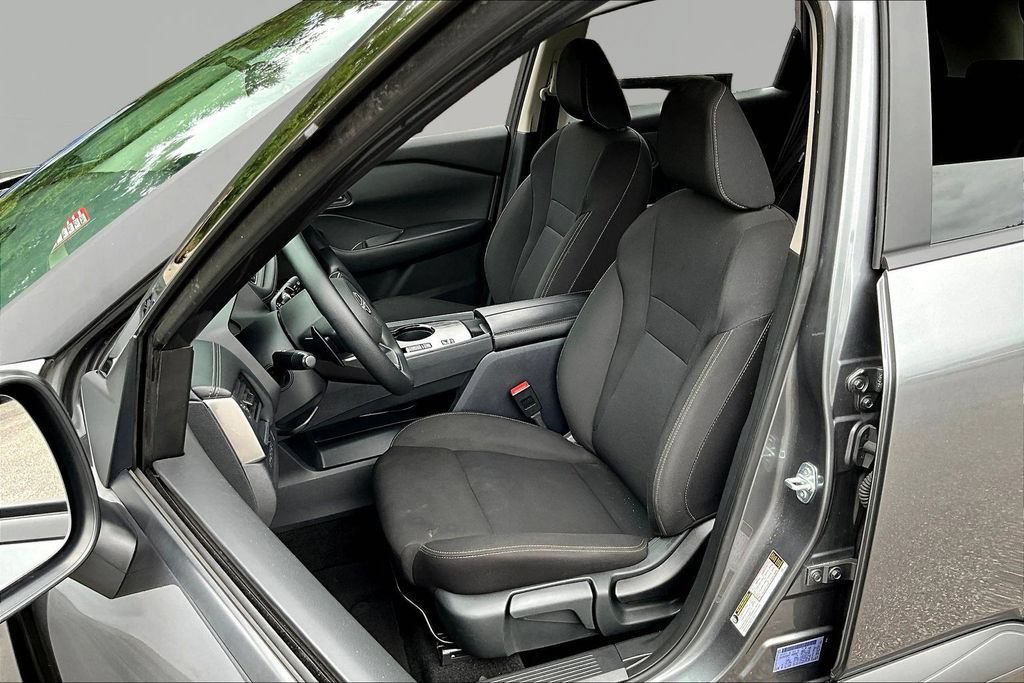 Used 2024 Nissan Rogue S FWD image 21