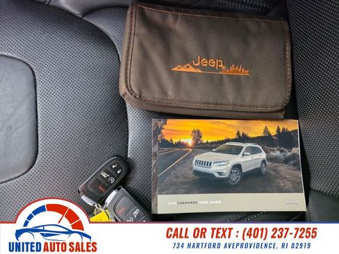 Used 2019 Jeep Cherokee Limited AWD/4WD image 22