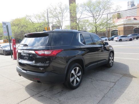Used 2018 Chevrolet Traverse LT image 4