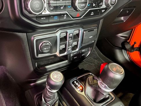Used 2023 Jeep Wrangler Unlimited w/ Cold Weather Group AWD/4WD image 16