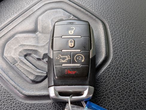 Used 2020 RAM 1500 Laramie AWD/4WD image 32