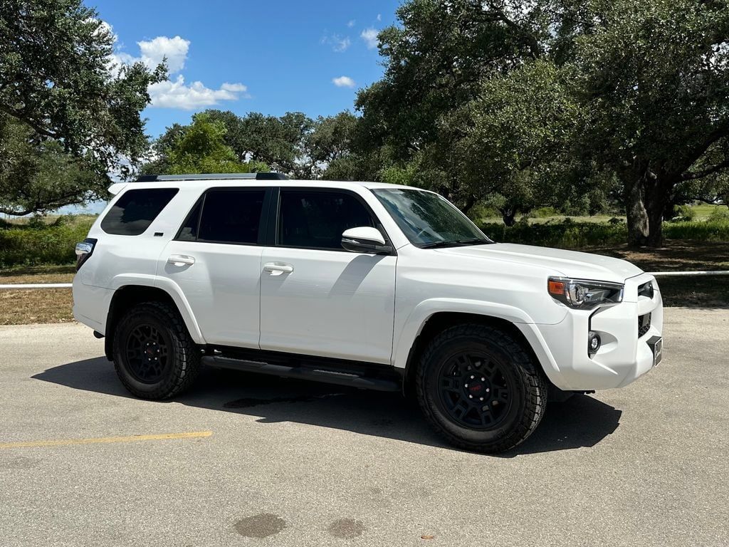 Used 2021 Toyota 4Runner SR5 Premium w/ Moonroof Package RWD image 3
