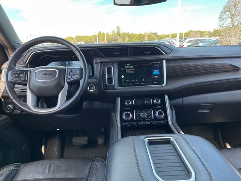 Used 2022 GMC Yukon XL Denali image 18