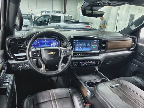 Used 2024 Chevrolet Silverado 2500 High Country w/ Technology Package AWD/4WD image 20