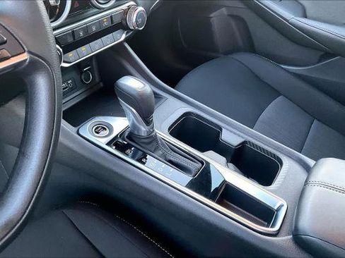 Certified 2025 Nissan Sentra SV image 15