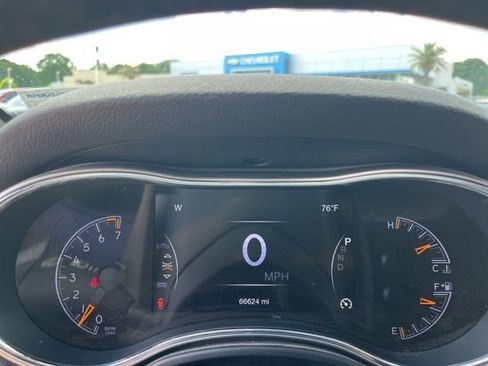 Used 2020 Jeep Grand Cherokee Laredo w/ Laredo X Package RWD image 19