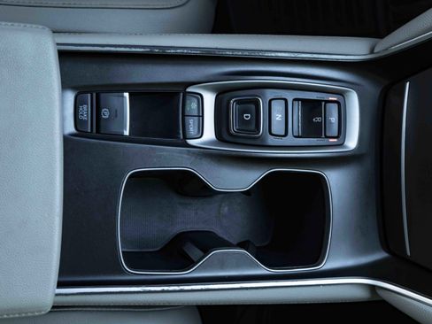 Used 2020 Honda Accord Touring image 27