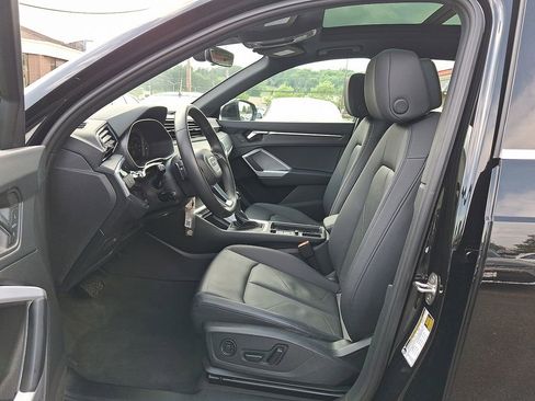 Used 2025 Audi Q3 2.0T Premium AWD/4WD image 3