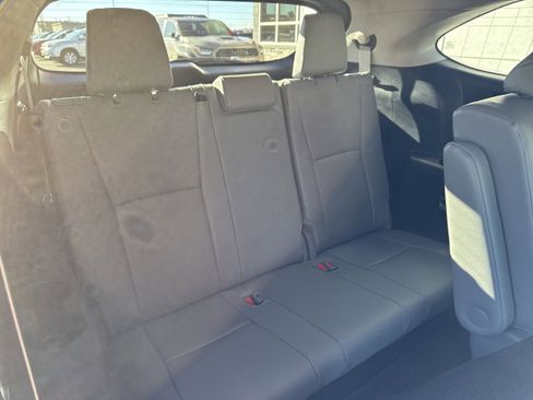 Used 2026 Toyota Highlander XLE image 14