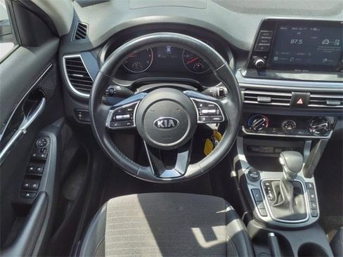 Used 2021 Kia Seltos S image 8