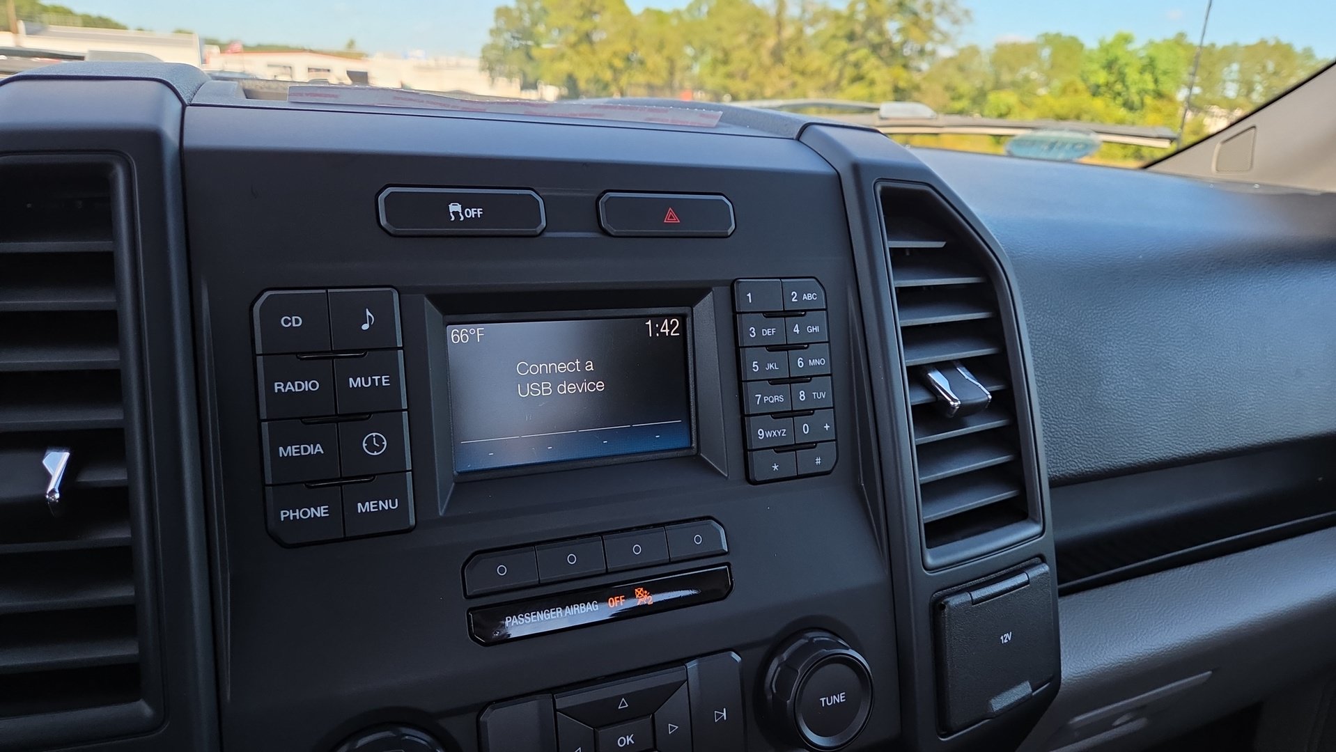 Used 2016 Ford F150 XL w/ Equipment Group 101A Mid RWD image 25