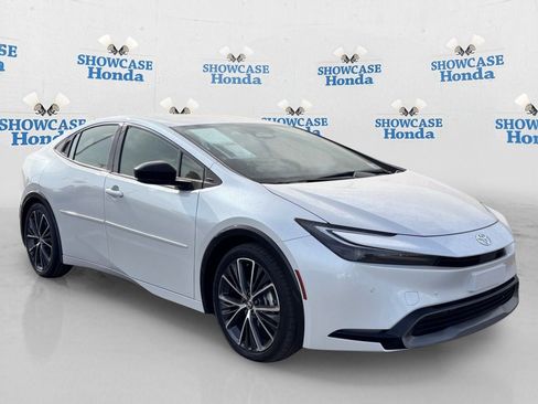 Used 2024 Toyota Prius XLE FWD image 10