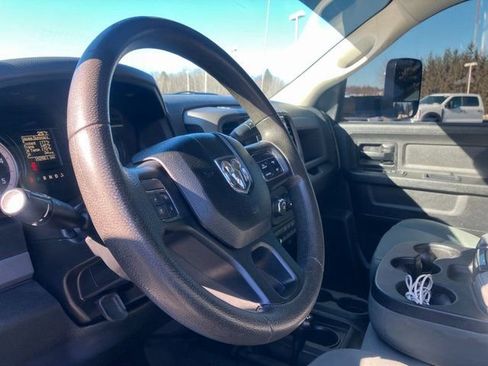 Used 2016 RAM 2500 Tradesman w/ Chrome Appearance Group image 3