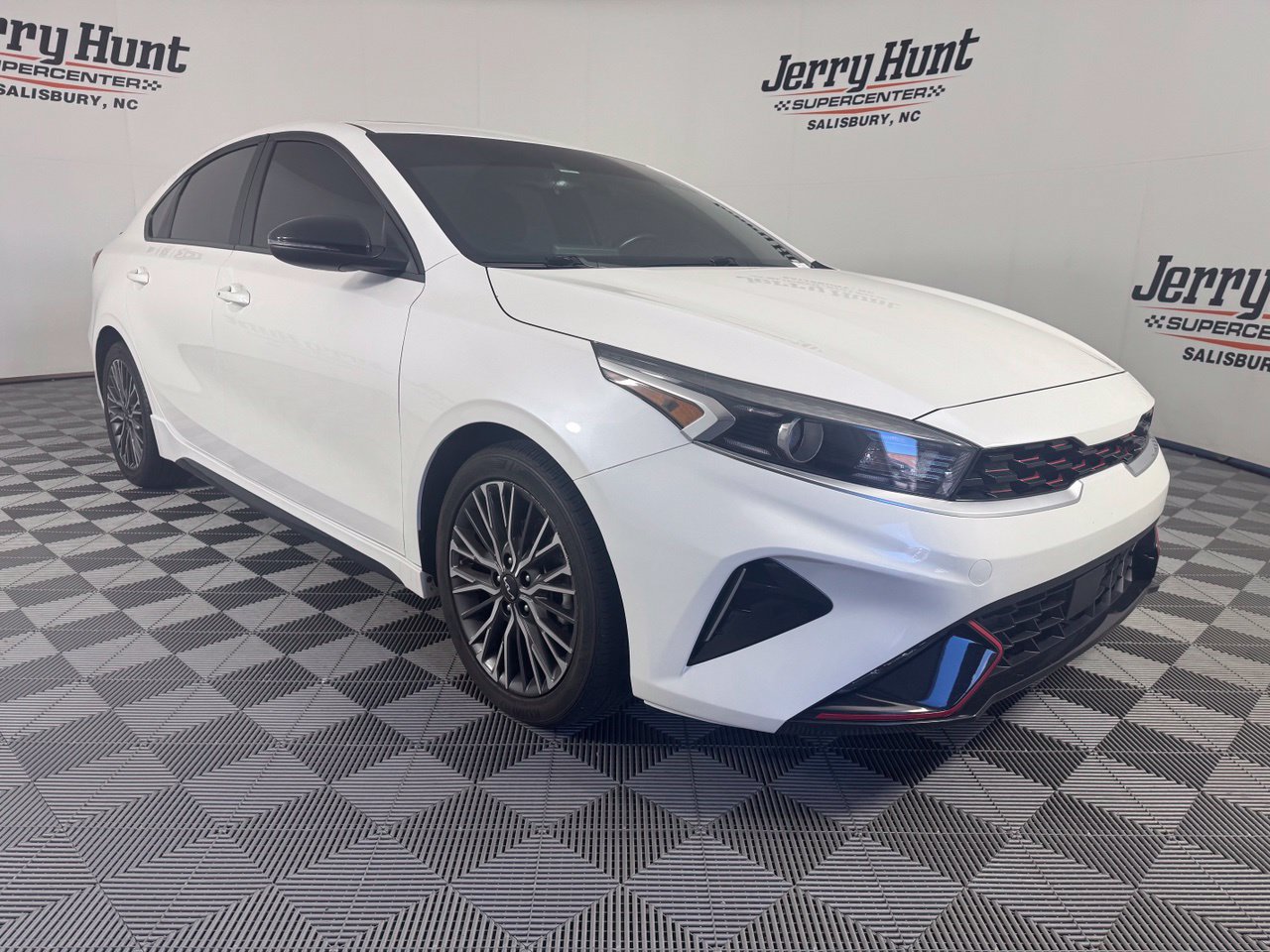Used 2024 Kia Forte GT-Line w/ GT-Line Premium Package FWD image 6