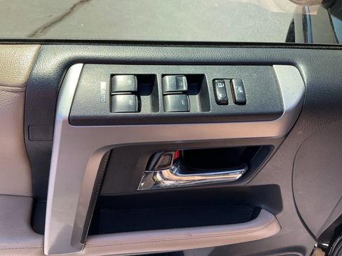 Used 2018 Toyota 4Runner SR5 image 4