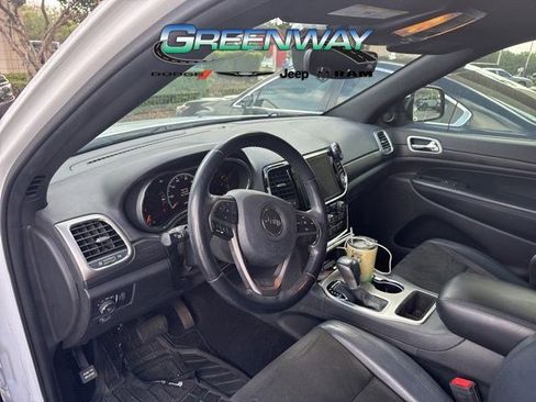 Used 2020 Jeep Grand Cherokee Altitude image 11