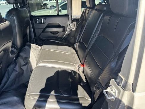 Used 2022 Jeep Wrangler Unlimited Sahara AWD/4WD image 12