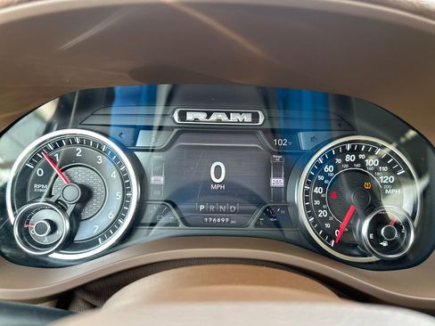 Used 2019 RAM 1500 Laramie AWD/4WD image 14