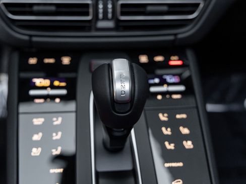 New 2026 Porsche Macan AWD/4WD image 23