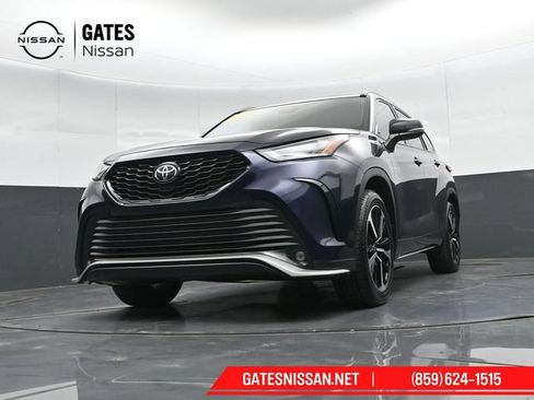 Used 2021 Toyota Highlander XSE FWD image 46