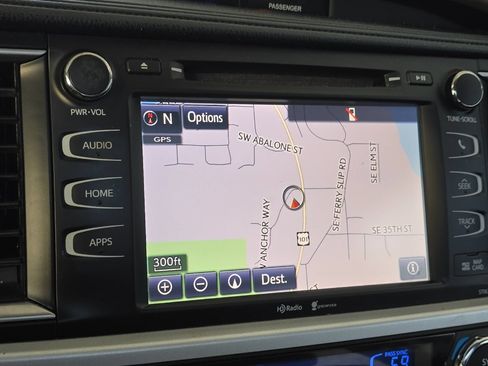 Used 2014 Toyota Highlander XLE w/ Preferred Accessory Package AWD/4WD image 17