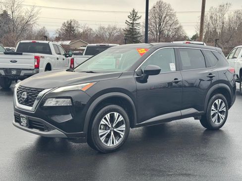 Used 2023 Nissan Rogue SV image 12