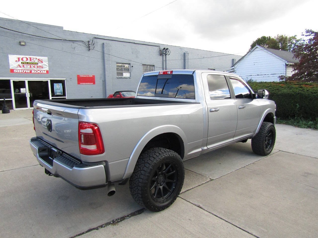 Used 2022 RAM 2500 Laramie w/ Body Color Bumper Group AWD/4WD image 8
