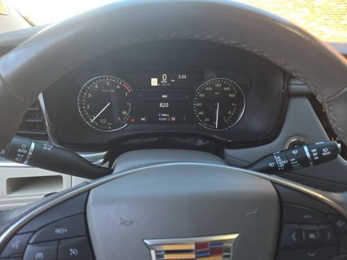 Used 2023 Cadillac XT5 Premium Luxury image 11