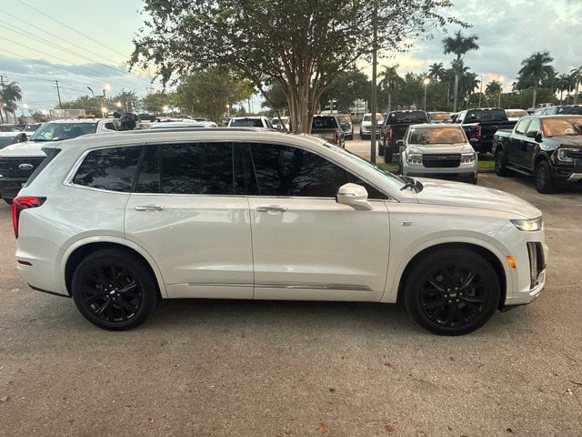 Used 2022 Cadillac XT6 Premium Luxury FWD image 6