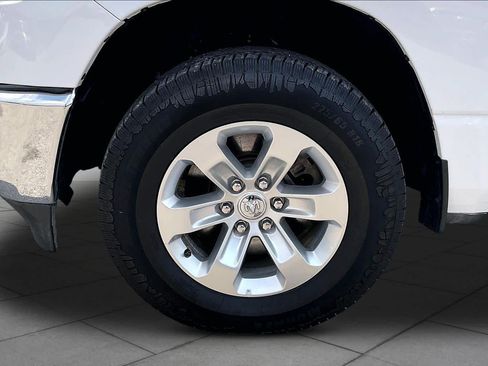 Used 2024 RAM 1500 Laramie AWD/4WD image 11