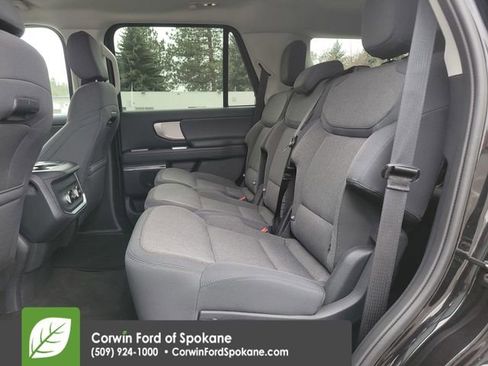 Used 2025 Ford Expedition Active image 12