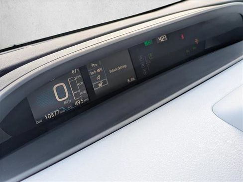 Used 2021 Toyota Prius XLE image 16
