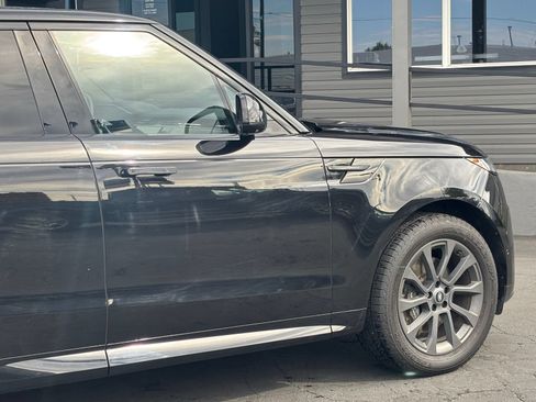 Used 2024 Land Rover Range Rover Sport Dynamic SE AWD/4WD image 4