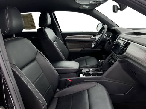Used 2023 Volkswagen Atlas Cross Sport SE w/ Black Wheel Package image 16