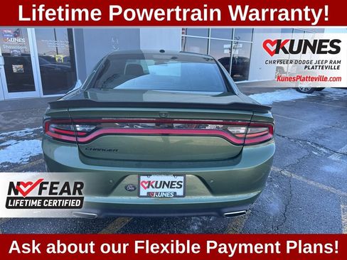 Used 2022 Dodge Charger SXT w/ Blacktop Package RWD image 9