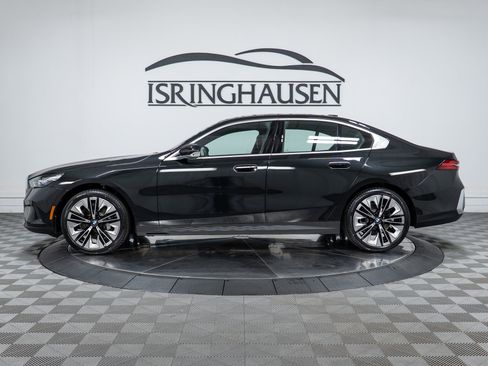 New 2026 BMW 530i xDrive w/ Premium Package image 8