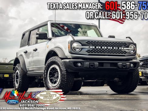 Used 2022 Ford Bronco Badlands image 1