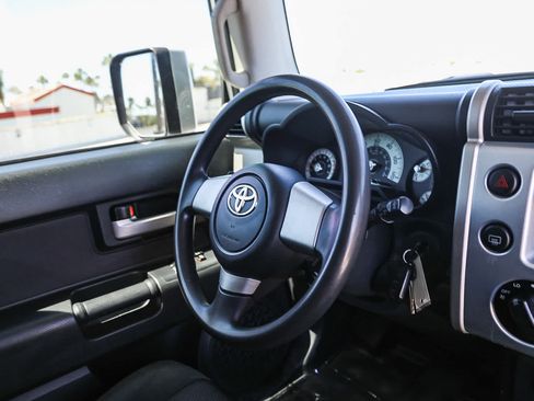 Used 2007 Toyota FJ Cruiser 4WD image 16
