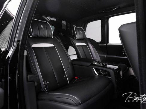 Used 2025 Rolls-Royce Cullinan image 54