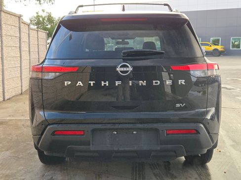 Used 2023 Nissan Pathfinder SV image 4