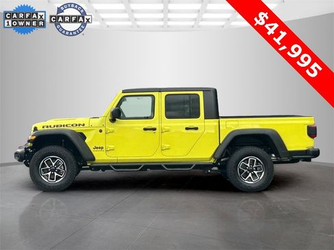 Used 2024 Jeep Gladiator Rubicon w/ Technology Group image 2