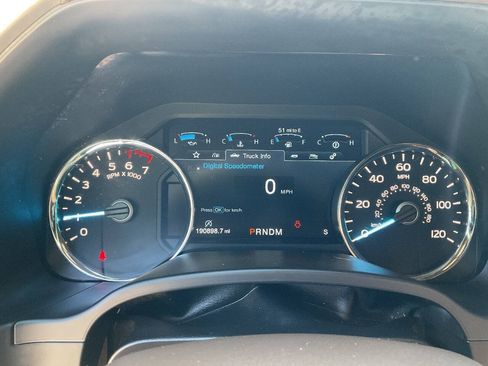 Used 2018 Ford F150 King Ranch w/ Equipment Group 601A Luxury AWD/4WD image 17