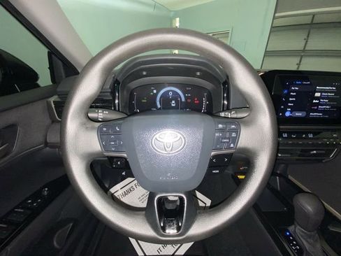 Used 2025 Toyota Camry LE w/ Convenience Package FWD image 14