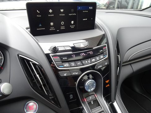 Used 2025 Acura RDX SH-AWD image 18