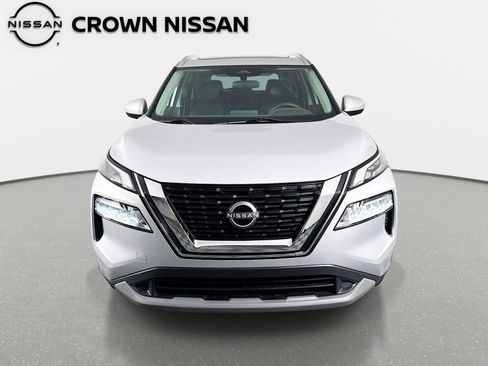 Used 2023 Nissan Rogue SV w/ SV Premium B Package FWD image 2