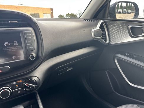 Used 2025 Kia Soul LX w/ LX Technology Package image 33